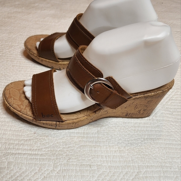 BOC leather wedge sandals. - Picture 12 of 16